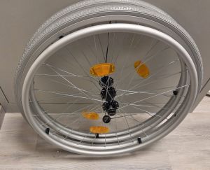 2 x Drive Litec 2 G Antriebsrad 24 x 1 3/8  Zoll, Greifring mit  pannensicherer Bereifung Reifen